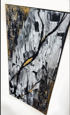 Close-up of natural black stones embedded in Black Stone XXL